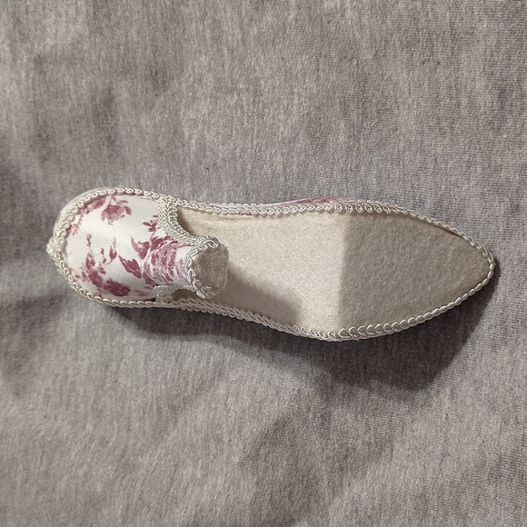 Vintage-Inspired Floral High Heel Trinket Holder - Picture 7 of 11